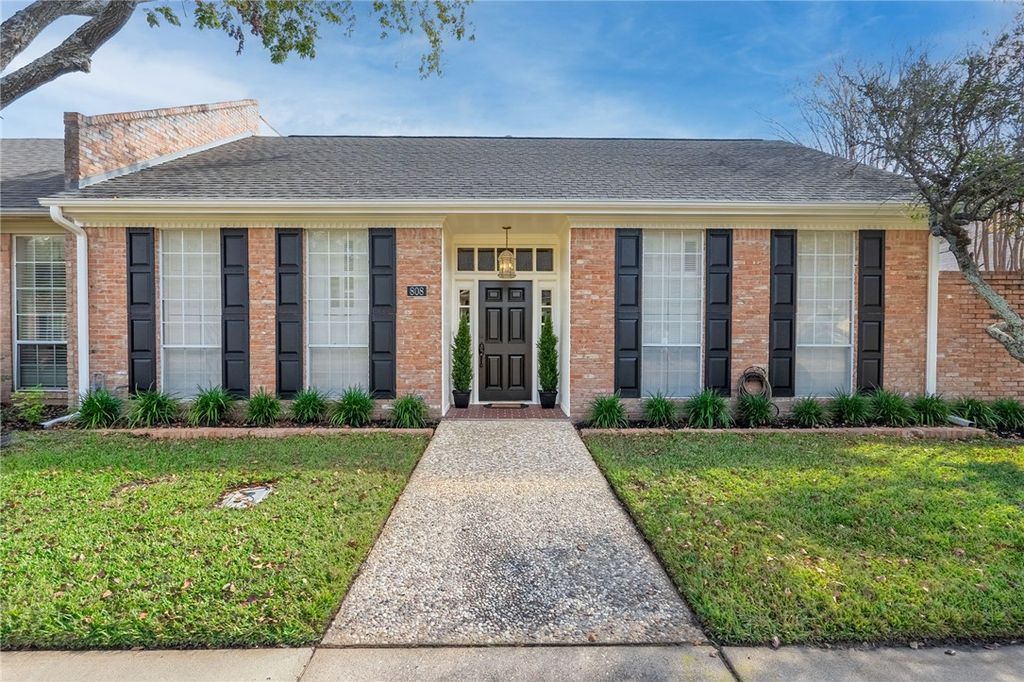 Photo of 808 Dogwood Lane, Bryan, TX 77802 (MLS # 25011990)
