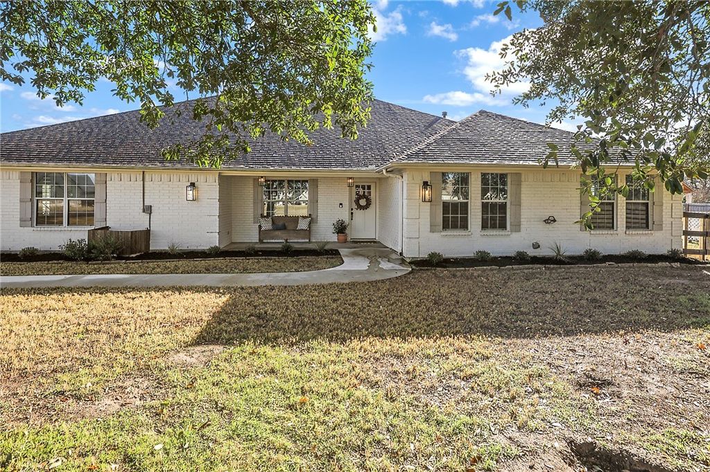 Photo of 17724 April Vista Court, College Station, TX 77845 (MLS # 26001642)