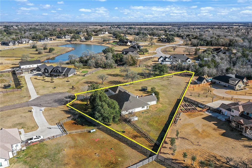 Photo of 17724 April Vista Court, College Station, TX 77845 (MLS # 26001642)