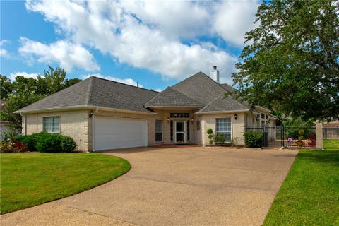 Photo of 4900 Hogan Alley ALY, College Station, TX 77845 (MLS # 26009772)