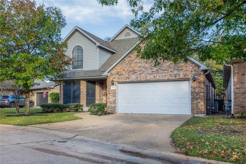 Photo of 1301 Essex Green, College Station, TX 77845 (MLS # 26004029)