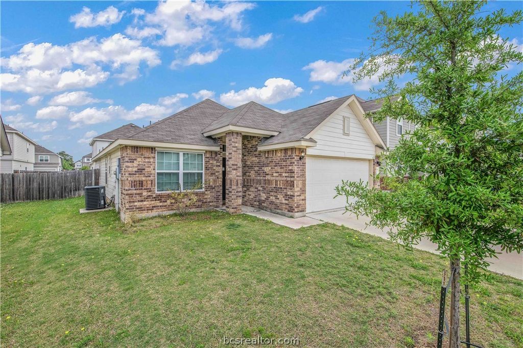 Photo of 993 Marquis Drive, Bryan, TX 77803 (MLS # 26004496)