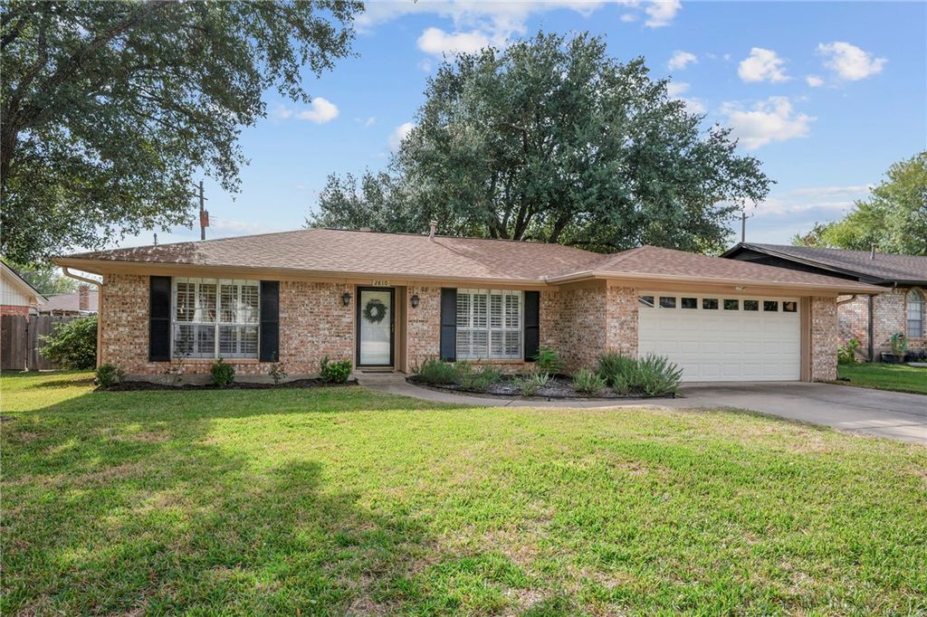 Photo of 2810 Hillside Drive, Bryan, TX 77802 (MLS # 25012271)