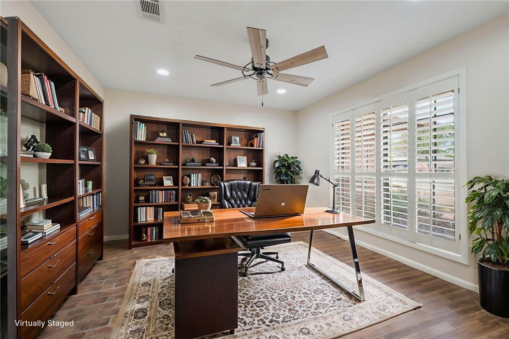 Photo of 2810 Hillside Drive, Bryan, TX 77802 (MLS # 25012271)