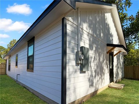 Tiny photo for 309 W 9th Street, Hearne, TX 77859 (MLS # 25010985)