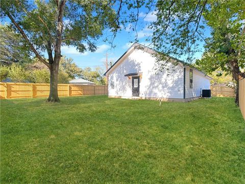 Tiny photo for 309 W 9th Street, Hearne, TX 77859 (MLS # 25010985)