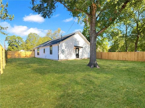 Tiny photo for 309 W 9th Street, Hearne, TX 77859 (MLS # 25010985)