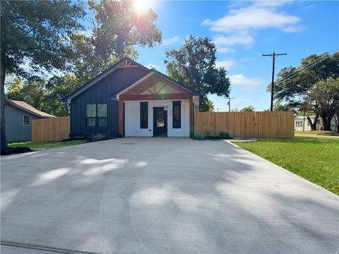 Tiny photo for 309 W 9th Street, Hearne, TX 77859 (MLS # 25010985)