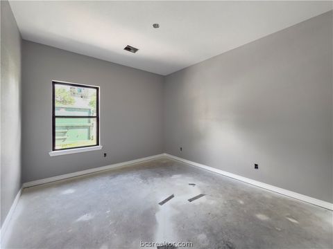 Tiny photo for 1010 W Ninth Street, Hearne, TX 77859 (MLS # 26007038)