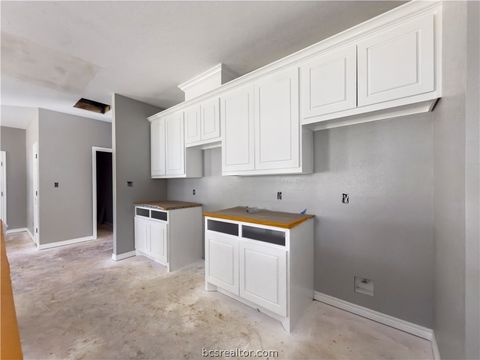 Tiny photo for 1010 W Ninth Street, Hearne, TX 77859 (MLS # 26007038)