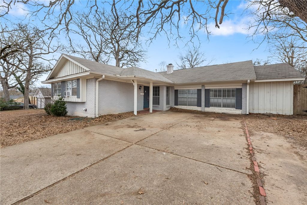 Photo of 1402 Dominik Drive, College Station, TX 77840 (MLS # 26001525)
