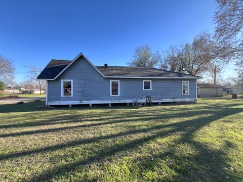 Tiny photo for 507 Natchez Street, Hearne, TX 77859 (MLS # 26000955)
