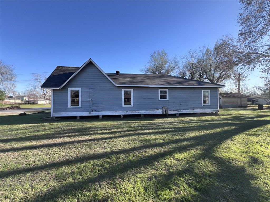 Photo of 507 Natchez Street, Hearne, TX 77859 (MLS # 26000955)