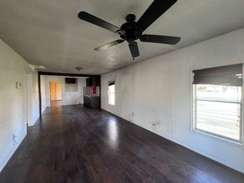 Tiny photo for 507 Natchez Street, Hearne, TX 77859 (MLS # 26000955)