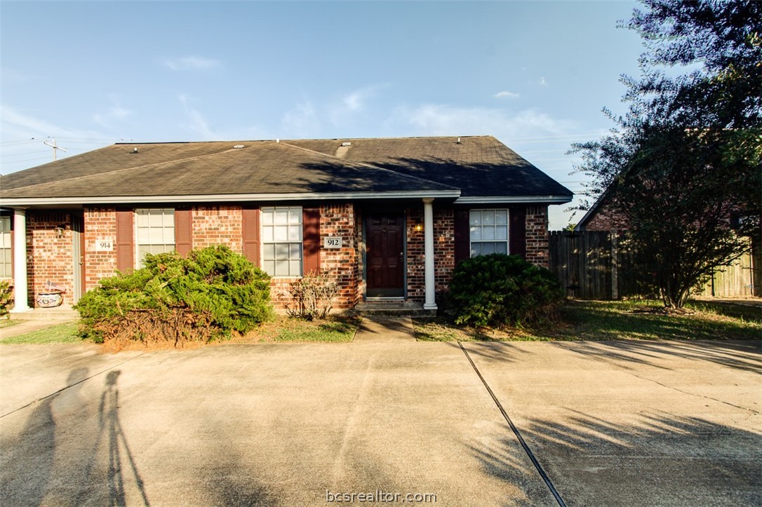 College Station, Texas 77845, United States, 2 Bedrooms Bedrooms, ,2 BathroomsBathrooms,Residential,Pending,55574