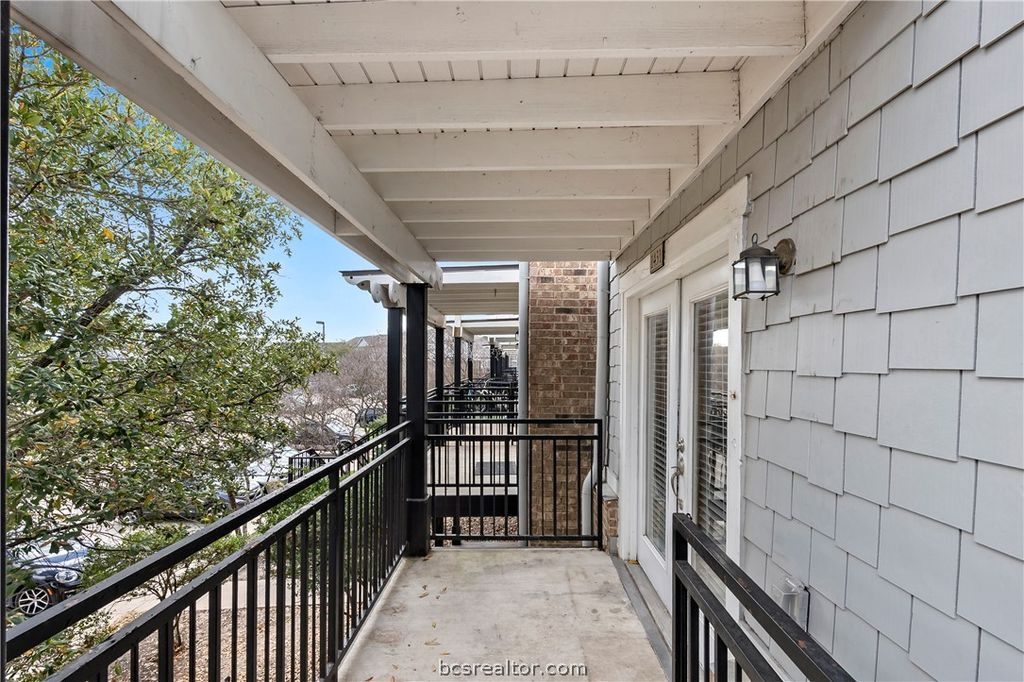 Photo of 1725 Harvey Mitchell Parkway Pkwy #1431, College Station, TX 77840 (MLS # 26002793)