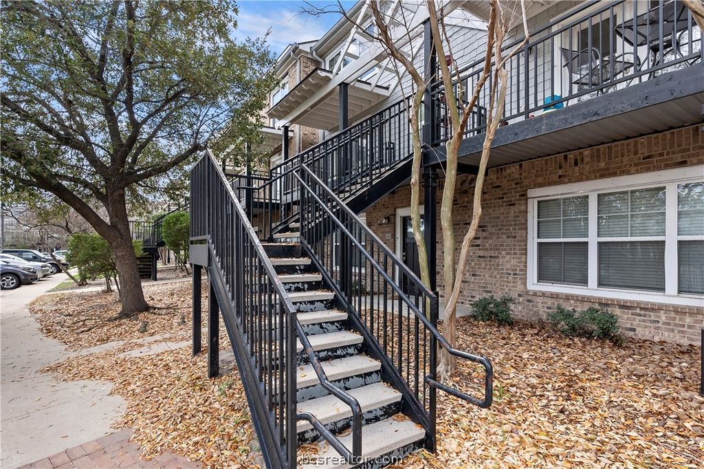 Photo of 1725 Harvey Mitchell Parkway Pkwy #1431, College Station, TX 77840 (MLS # 26002793)