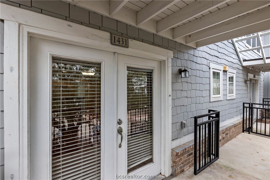 Photo of 1725 Harvey Mitchell Parkway Pkwy #1431, College Station, TX 77840 (MLS # 26002793)