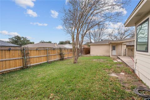 Tiny photo for 2605 Hollow Oak Circle, Bryan, TX 77802 (MLS # 26000061)