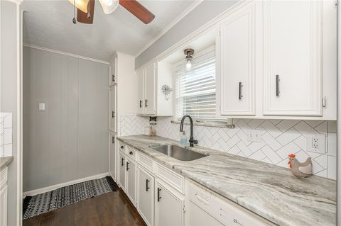 Tiny photo for 2904 River Oaks Cir, Bryan, TX 77802 (MLS # 26003800)