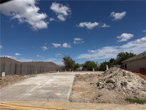 Photo of 1616 Navarro Drive, Brenham, TX 77833 (MLS # 26011485)