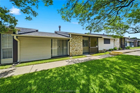 Tiny photo for 2100 Windsor Drive #13, Bryan, TX 77802 (MLS # 26008647)