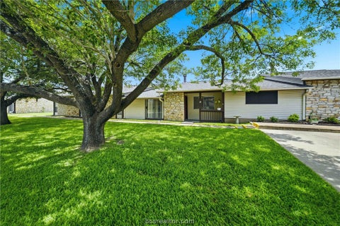 Tiny photo for 2100 Windsor Drive #13, Bryan, TX 77802 (MLS # 26008647)
