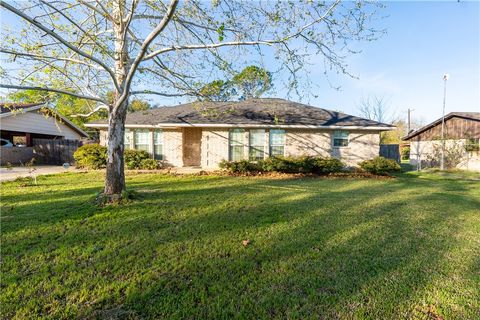 Photo of 917 N Hull Street, Caldwell, TX 77836 (MLS # 26003355)