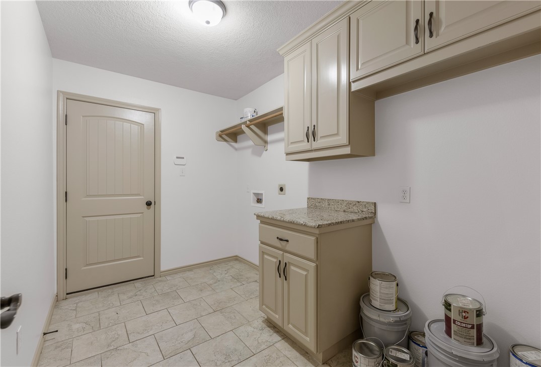 Bryan, Texas 77802, United States, 4 Bedrooms Bedrooms, ,2 BathroomsBathrooms,Residential,Pending,44235