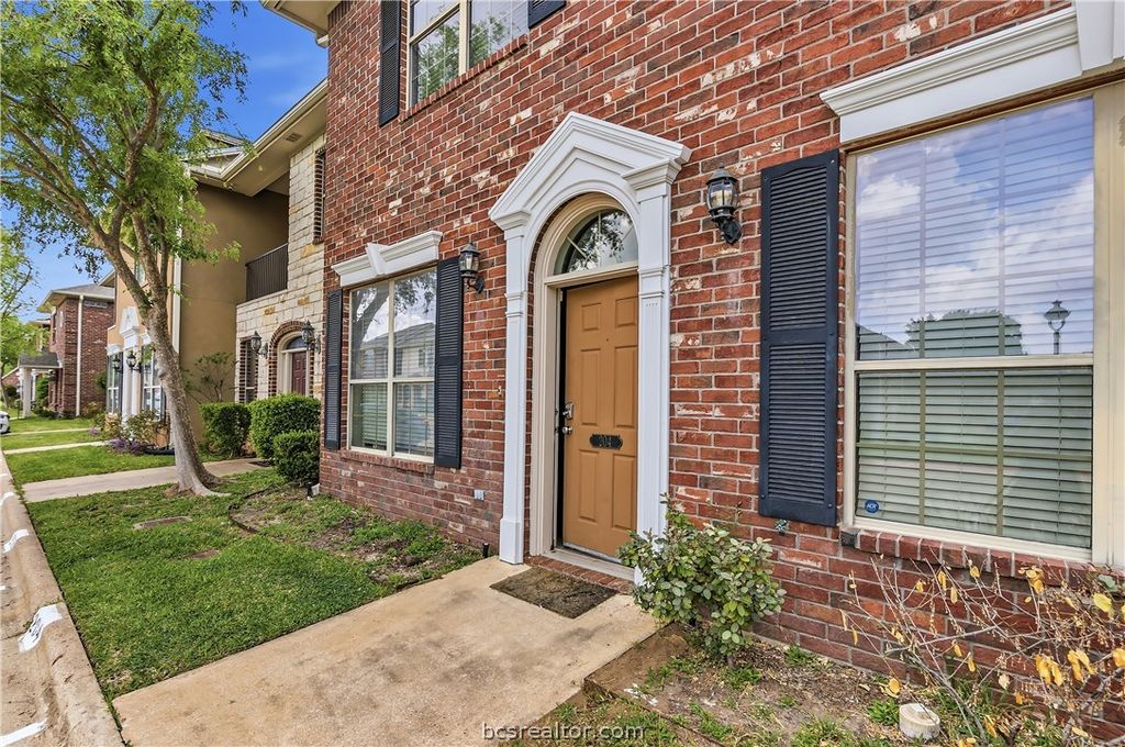 Photo of 204 Forest Drive, College Station, TX 77840 (MLS # 26004139)