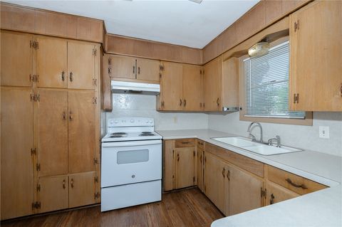 Tiny photo for 507 N Echols Street St, Caldwell, TX 77836 (MLS # 25012022)