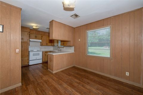 Tiny photo for 507 N Echols Street St, Caldwell, TX 77836 (MLS # 25012022)