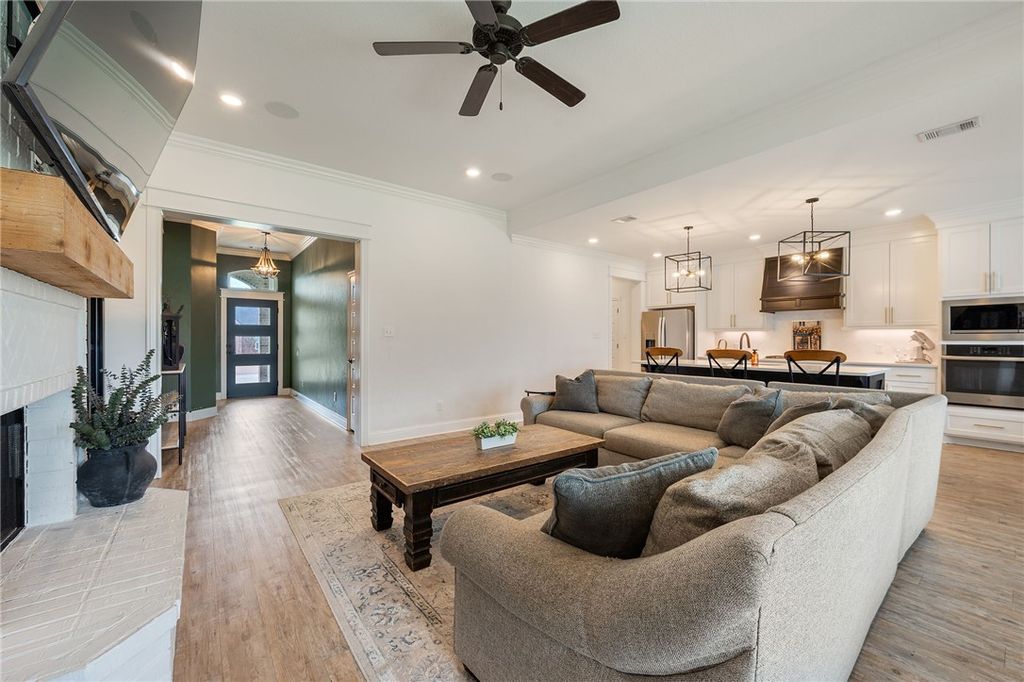 Photo of 4009 Crooked Creek Path, College Station, TX 77845 (MLS # 26005751)