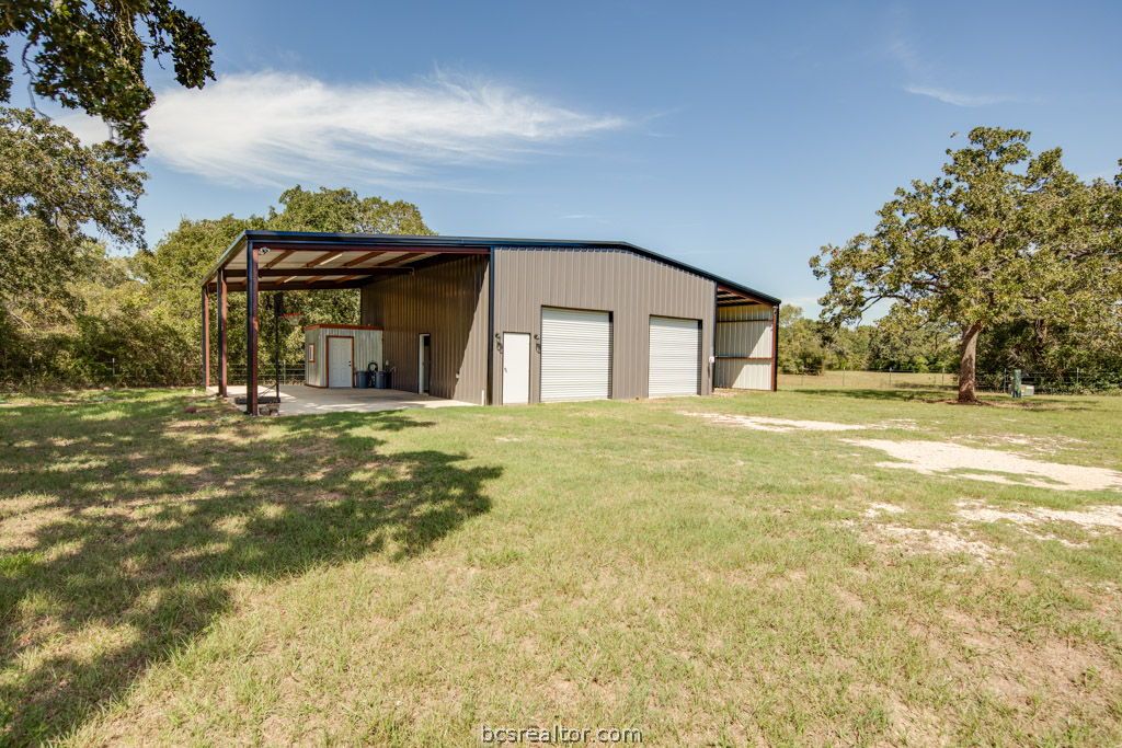 9083 County Road 172