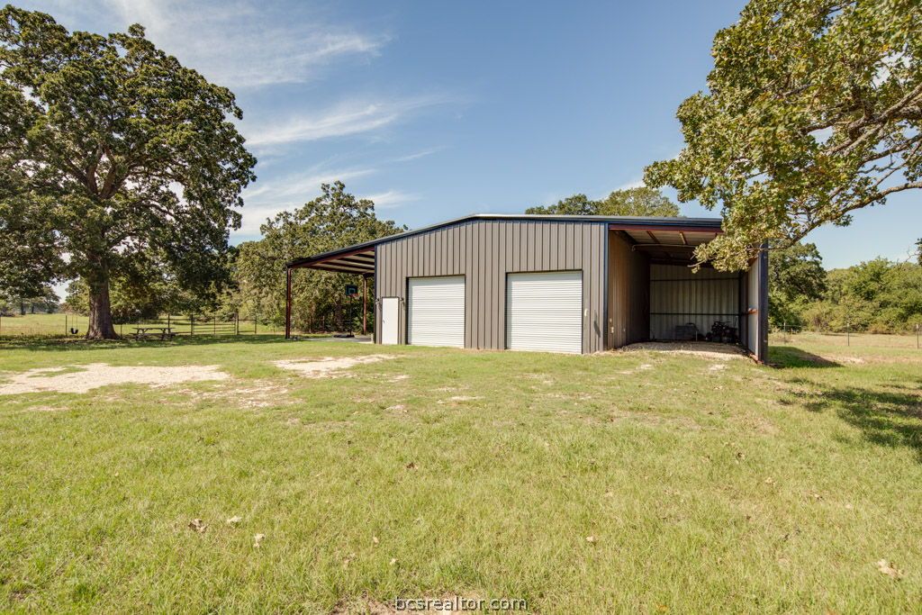 9083 County Road 172