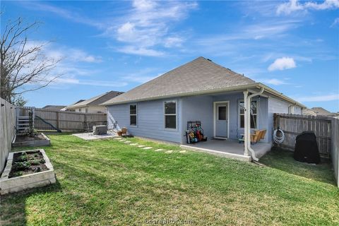 Tiny photo for 1011 Davy Street, Brenham, TX 77833 (MLS # 26003073)