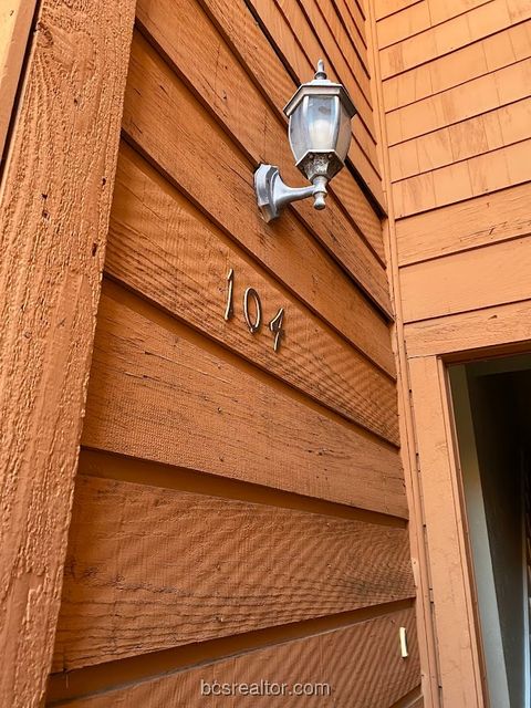 Photo of 1305 W Villa Maria Road #C104, Bryan, TX 77801 (MLS # 26001216)