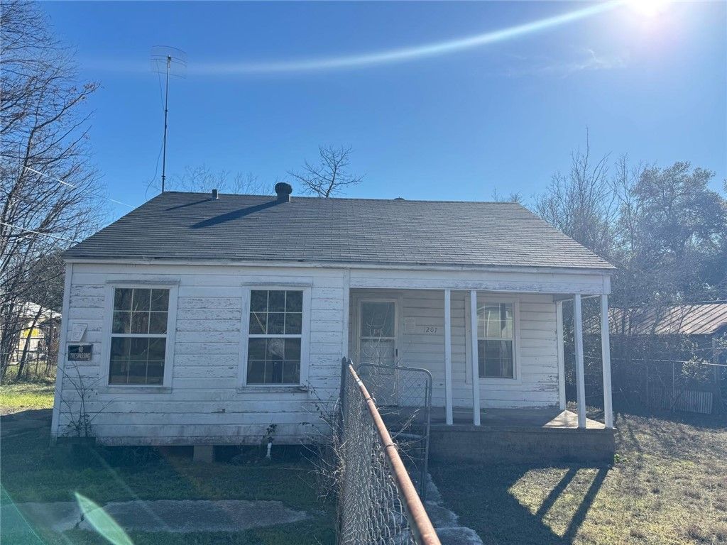 Photo of 1207 South Drive, Bryan, TX 77803 (MLS # 26001156)