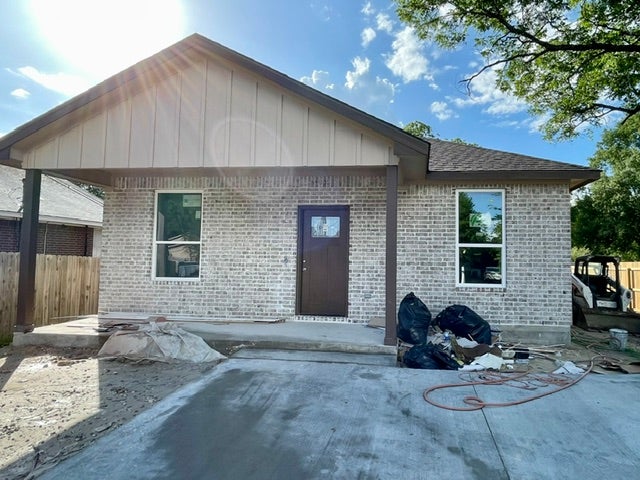 Photo of 1210 E Martin Luther King Jr Street, Bryan, TX 77803 (MLS # 26006966)