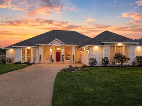 Photo of 810 Plum Hollow Drive, College Station, TX 77845 (MLS # 26007387)