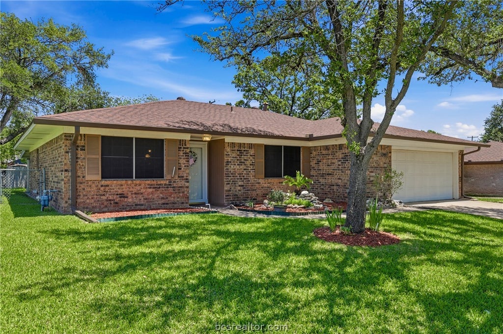 Photo of 3807 Kelli Lane, Bryan, TX 77802 (MLS # 26010972)