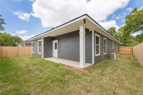 Tiny photo for 905 W Virginia Street, Navasota, TX 77868 (MLS # 26004431)