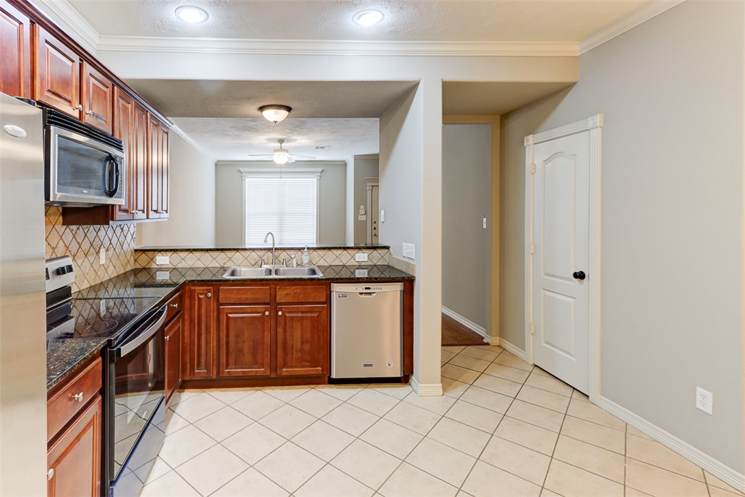 College Station, Texas 77840, United States, 2 Bedrooms Bedrooms, ,3 BathroomsBathrooms,Residential,Active,136402