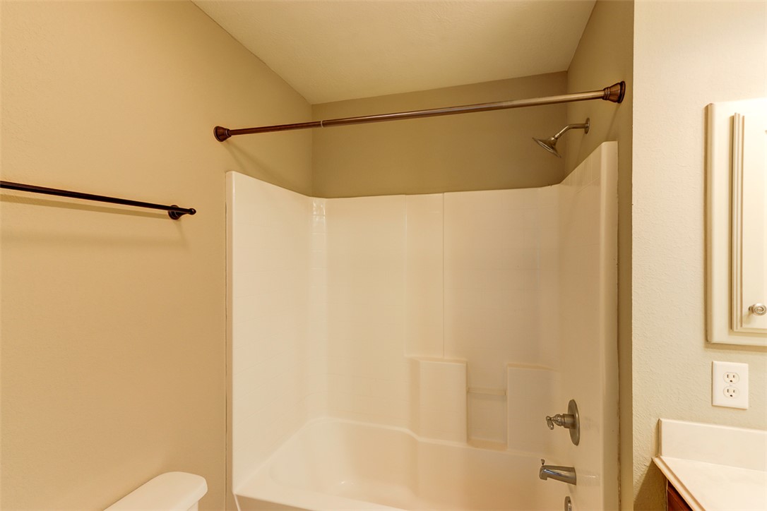 College Station, Texas 77840, United States, 2 Bedrooms Bedrooms, ,3 BathroomsBathrooms,Residential,Active,136402