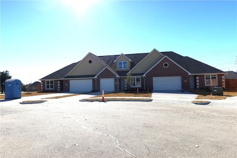 Photo of 2010 Reagan Court, Bryan, TX 77802 (MLS # 26006293)