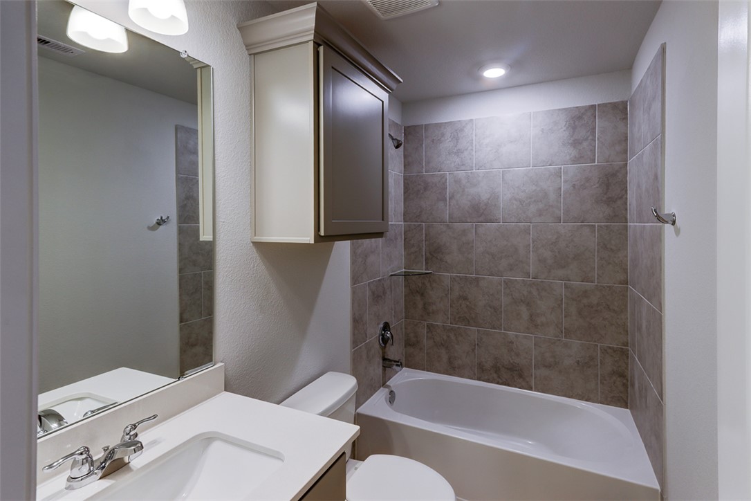 College Station, Texas 77845, United States, 4 Bedrooms Bedrooms, ,3 BathroomsBathrooms,Residential,Active,193029