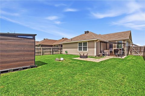 Tiny photo for 2043 Brisbane Way, Bryan, TX 77807 (MLS # 26004382)