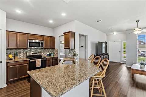 Tiny photo for 2043 Brisbane Way, Bryan, TX 77807 (MLS # 26004382)