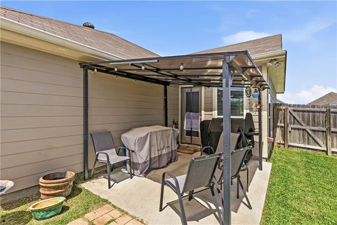 Tiny photo for 2043 Brisbane Way, Bryan, TX 77807 (MLS # 26004382)