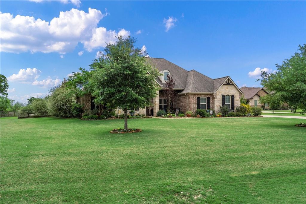 Photo of 17955 Wigeon Trail Court, College Station, TX 77845 (MLS # 26004626)